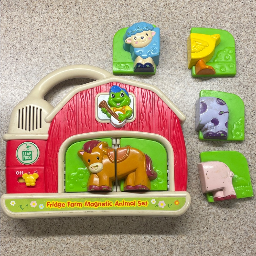 Fridge Farm Magnetic Animal Set - Red & Green